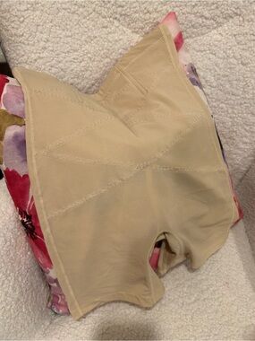 Women's Seamless Nude Shaper NWT